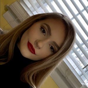 Meet your Posher, Abby